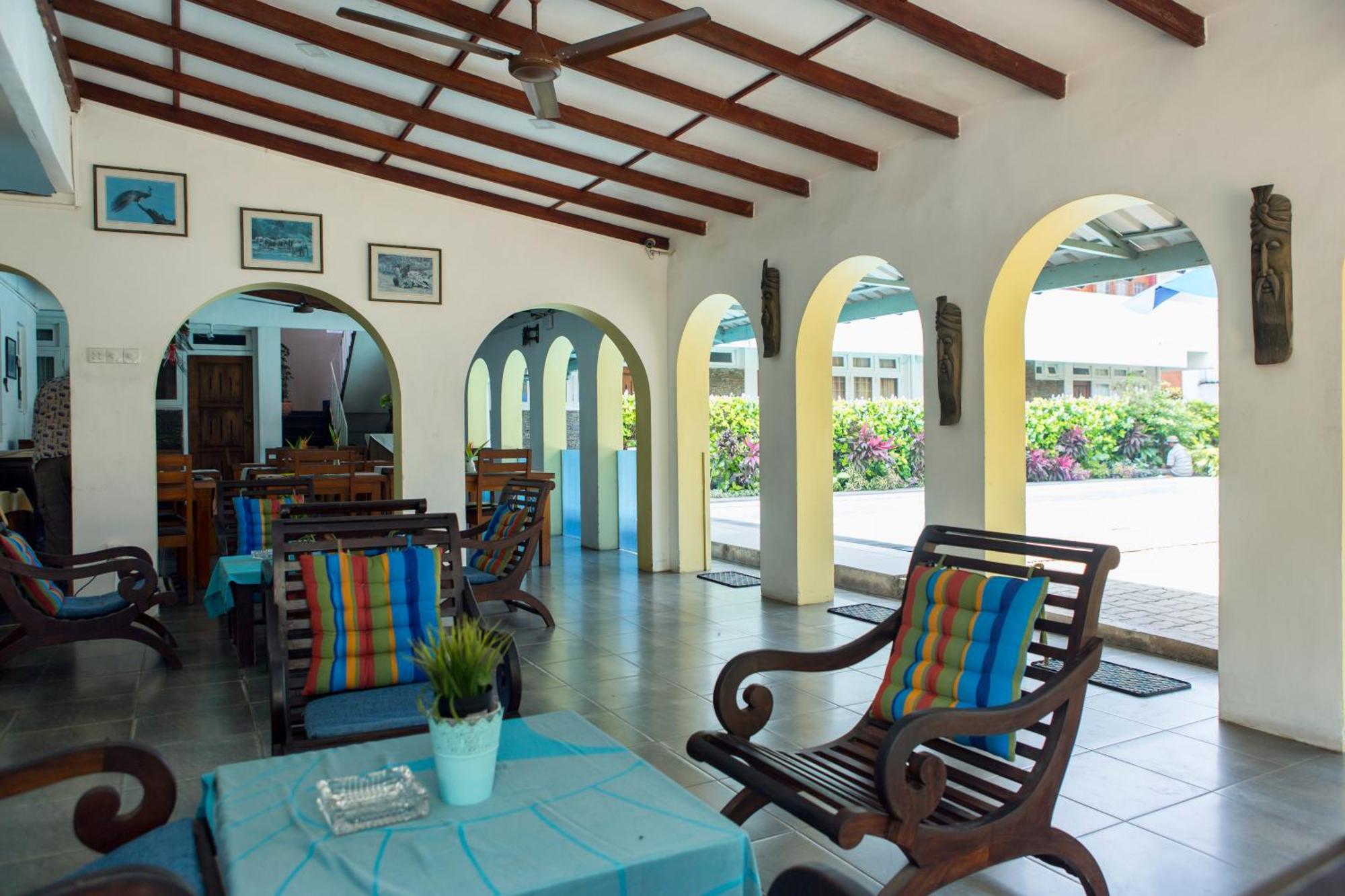 Ranveli Beach Hotel Dehiwala-Mount Lavinia Exterior photo