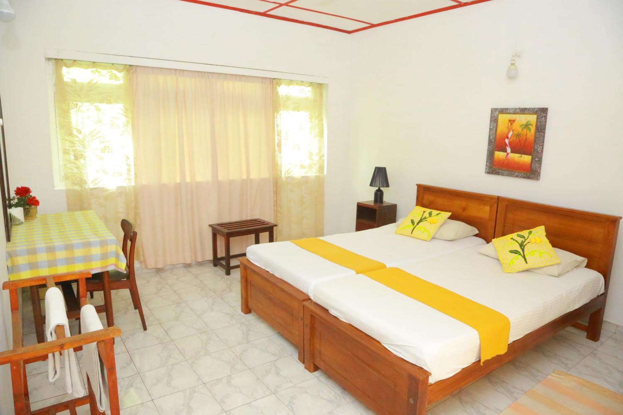 Ranveli Beach Hotel Dehiwala-Mount Lavinia Exterior photo