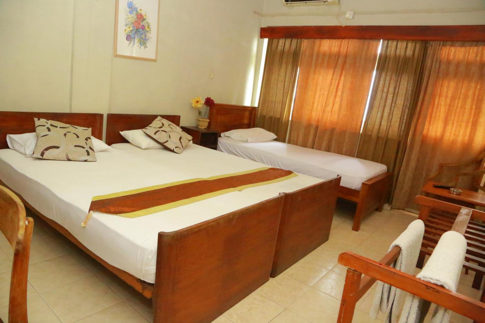 Ranveli Beach Hotel Dehiwala-Mount Lavinia Exterior photo