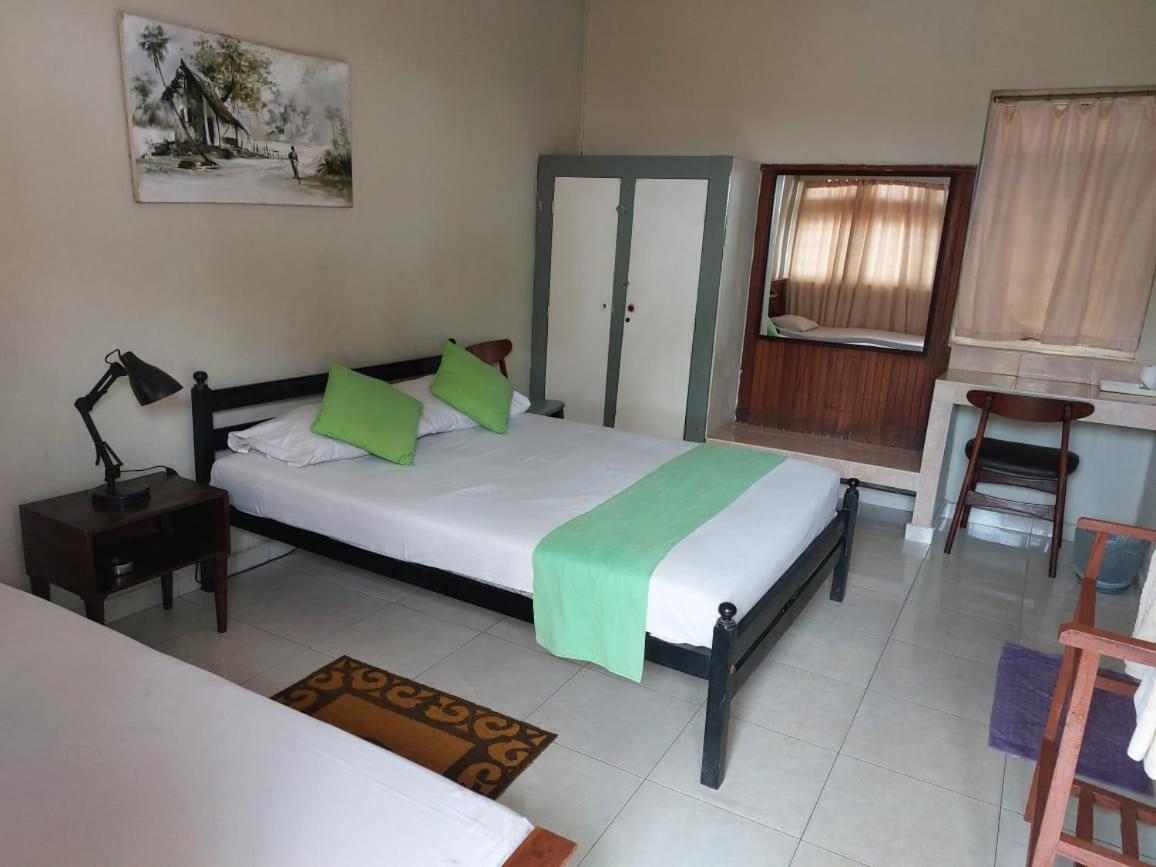 Ranveli Beach Hotel Dehiwala-Mount Lavinia Exterior photo