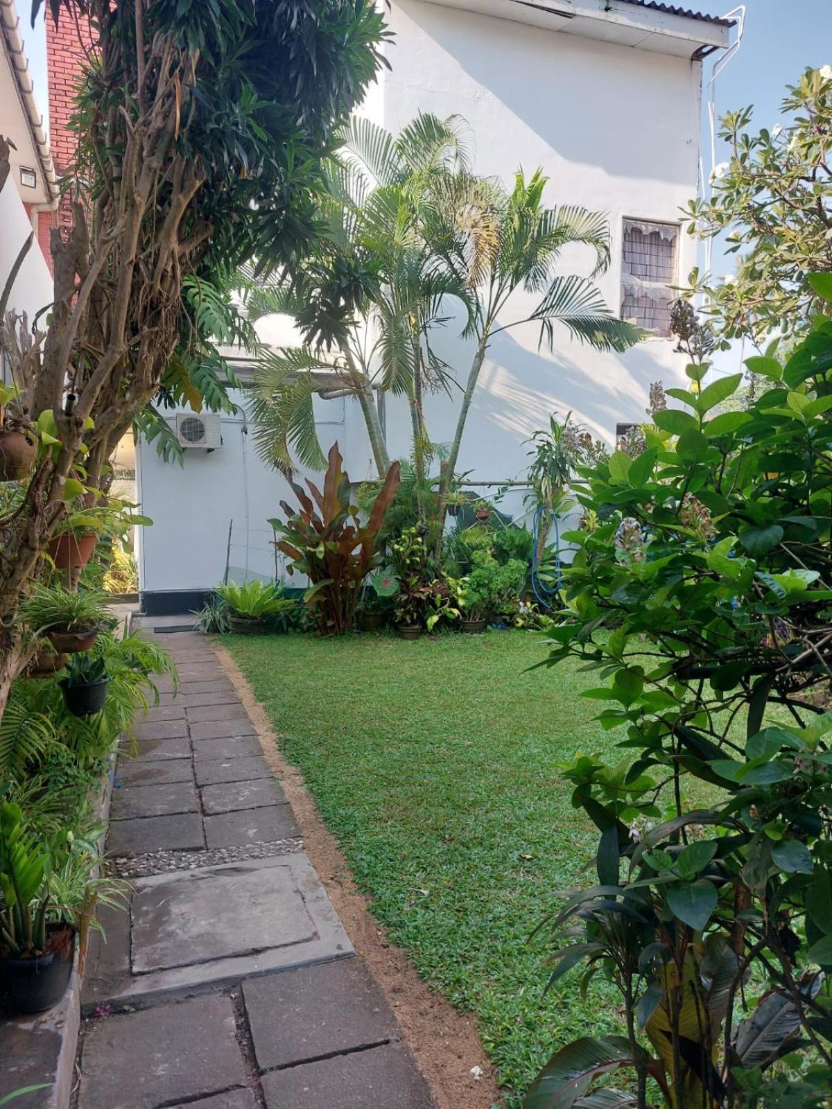 Ranveli Beach Hotel Dehiwala-Mount Lavinia Exterior photo